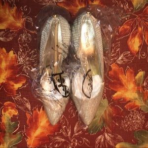 Michael Kors Dorothy Glitter Fabric Flex Pumps